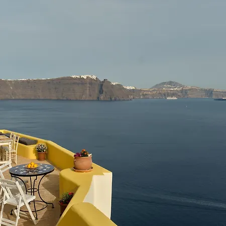 Ilivatos - Elegant Villa On The Caldera'S Edge